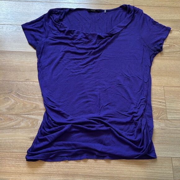 Tahari purple top size medium   No size tag but measures to be approximately a s - Picture 1 of 6